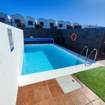 Valperal, Piscina Climatizada Aire Acondicionado Posicion Estrategica!! Holiday home Playa Blanca (Lanzarote)