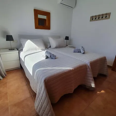 Nyaraló Valperal, Piscina Climatizada Aire Acondicionado Posicion Estrategica!! *