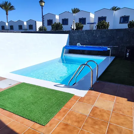 Valperal, Piscina Climatizada Aire Acondicionado Posicion Estrategica!! Nyaraló *